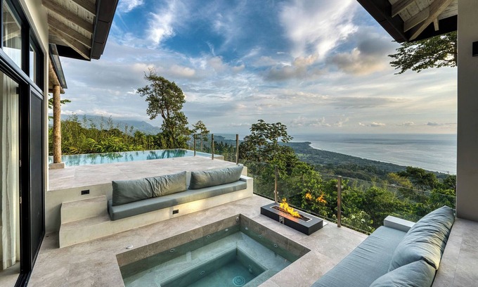 Uvita Villa | HR8 NEW Panoramic Ocean view villa - Jacuzzi - Concierge service - Security