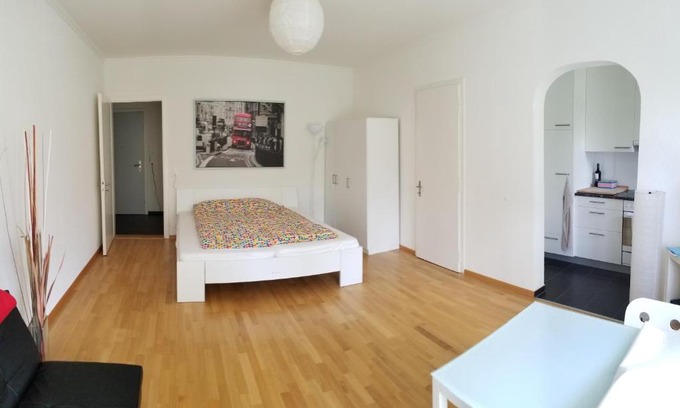 Bern Apartment | HSH Monbijou - Serviced Junior Suite with balcony Bern City