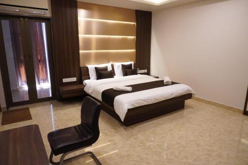 Chittoor Hotel | HSM Grand Inn, Chittoor