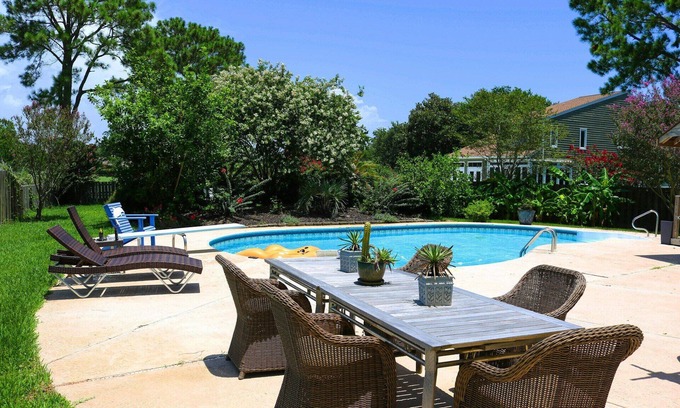 Northfield House | HT Denver Suites in the Central Park shopping district!