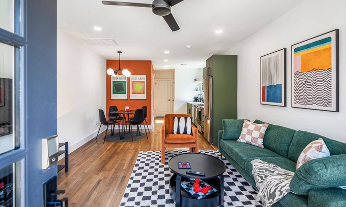 Greater East End Apartment | Htown Eclectic Funk Vibe Unit B