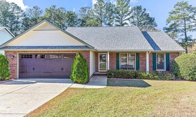 Fayetteville House | Hub of The Town - Home Away Vibes-king size Comfort ,10% off for Libra Season