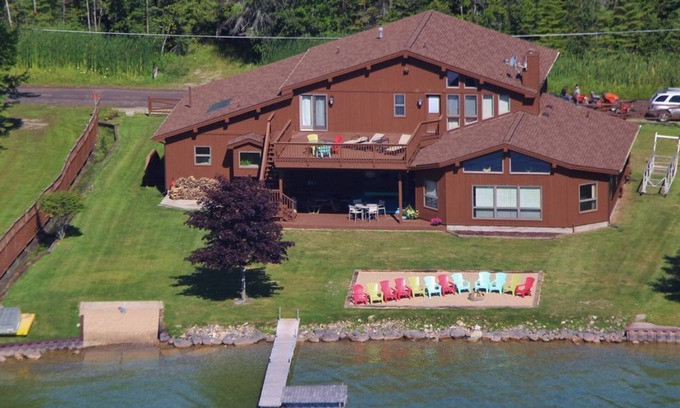 Hubbard Lake House | Hubbard Lake Waterfront Estate 4 Bedrooms/4 Bathrooms - 4400 sq ft
