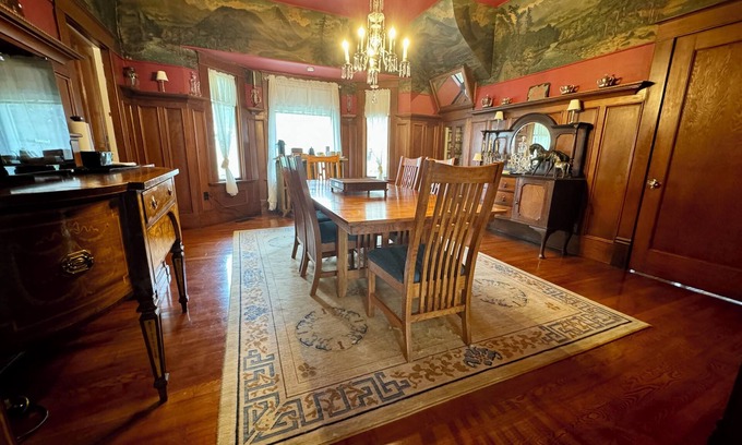 Aberdeen Bed & Breakfast | Hubble House Inn