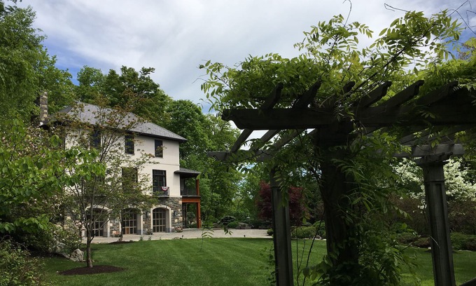 Philipstown House | Hudson Valley Carriage House - Private Pearl