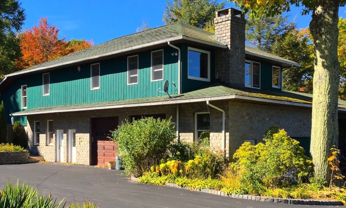 Highmount Condo | Hudson valley, Catskill Mtn, walk to Belleayre Mountain, great views/3 bedrooms