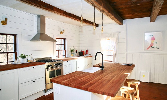 Pine Plains House | Hudson Valley Farmhouse on an Idyllic Country Lane