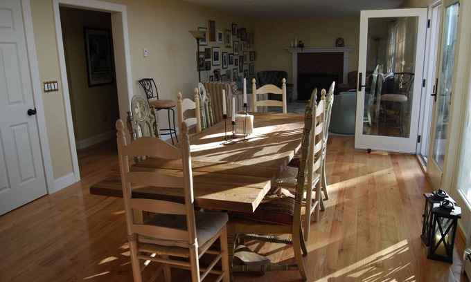 Craryville House | Hudson Valley GetAway: Great for Skiing, family holidays and summers by the pool