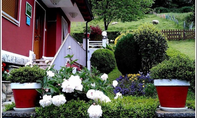 Villamayor Cottage | Huerta Carúa Apartments. 4 people, barbecue, WIFI, terrace, rural.