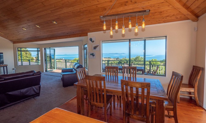 Doubtless Bay House | Huge 180 degree views of Doubtless Bay