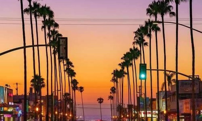 Hillcrest Apartment | Huge 3/2.5 Apt Sleeps 12 | San Diego