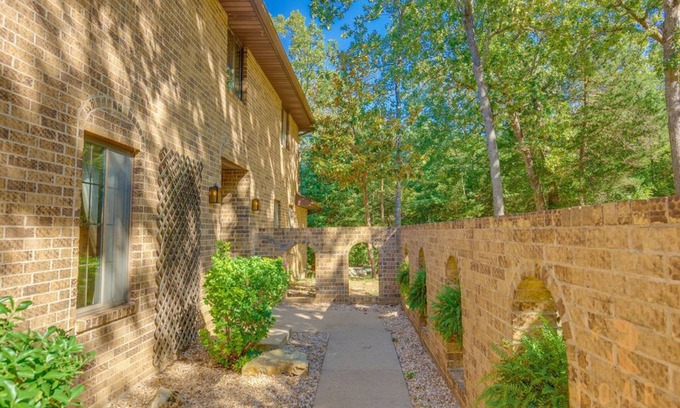 Mountain Home House | Huge 3 Story House Minutes From The Lake!