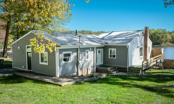 Delton House | Huge 4-bedroom house on chain of lakes.