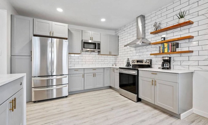 East Allegheny House | HUGE 4BR | Game Room | Fireplace