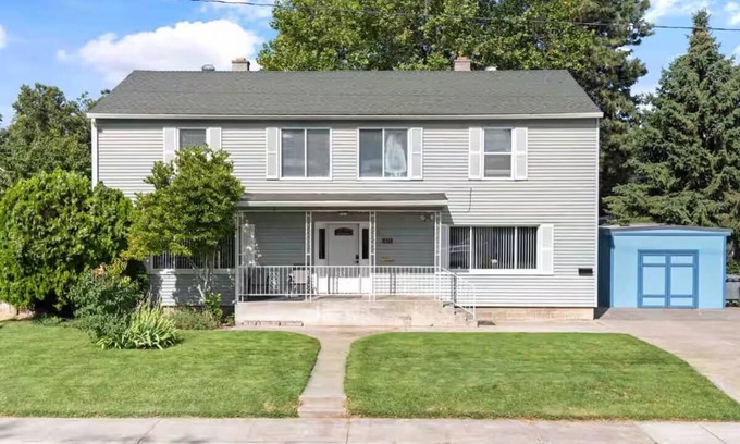 Richland House | HUGE 6-bedroom home in Central Richland