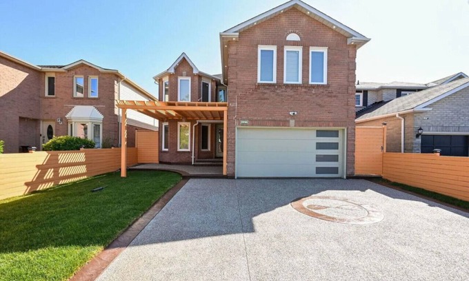Lisgar House | Huge 7BDRM Home in Mississauga!