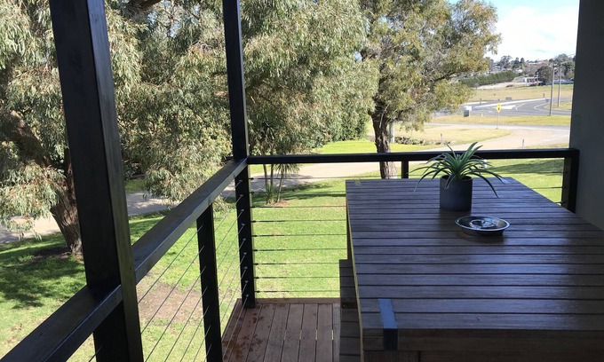 Orbost House | Huge accommodation! Unbelievable in size. Commercial. Family. workers, pets etc