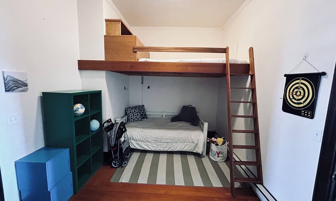 Fairfield Apartment | Huge apartment and rooftop patio. The best place in Fairfield to stay as a group