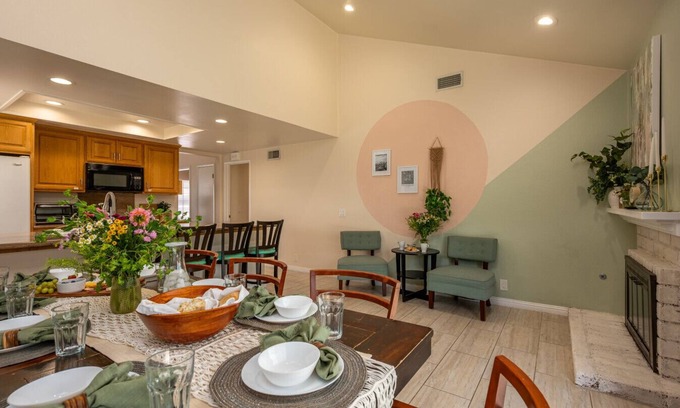 Placentia House | Huge Backyard, Near Disney, Family Friendly, Quiet Neighborhood
