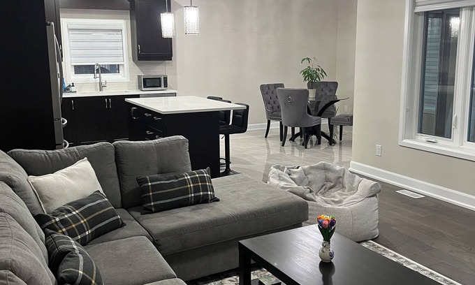 Fort Erie House | HUGE Beautiful Luxury Home
