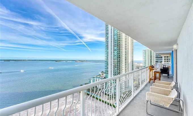 Brickell Condo | Huge Condo Miami Brickell 3bdr 2bth Free Parking