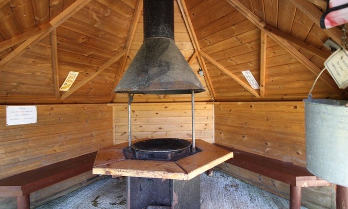 Dwyran Cabin | Huge Cozy Bell Tent With Tv and Heating