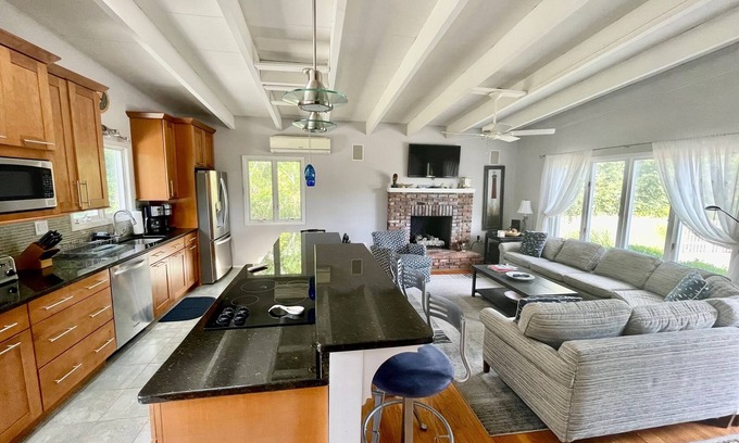Barnegat Light Cottage | Huge Fenced-In Yard Near Beach & Bay - Thoughtful Amenities - '24 Booking Quick