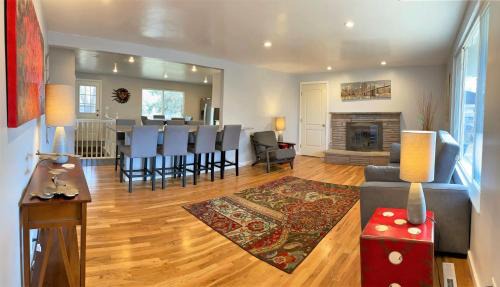 Millcreek House | Huge Fully Updated 7-bedroom Home in Millcreek