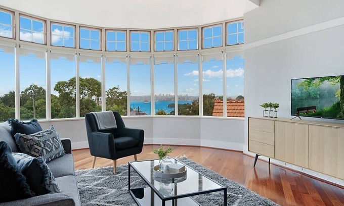 Cremorne Apartment | Huge Harbour View Apartment In Historic Home