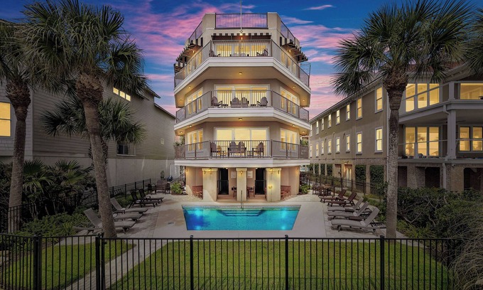 Saint Simons Island House | Huge Ocean Front Home with Multi Levels for Large Groups or Families