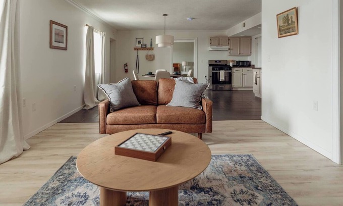 Conneaut Lakeshore Apartment | Huge, One Bedroom Apartment w/Balcony
