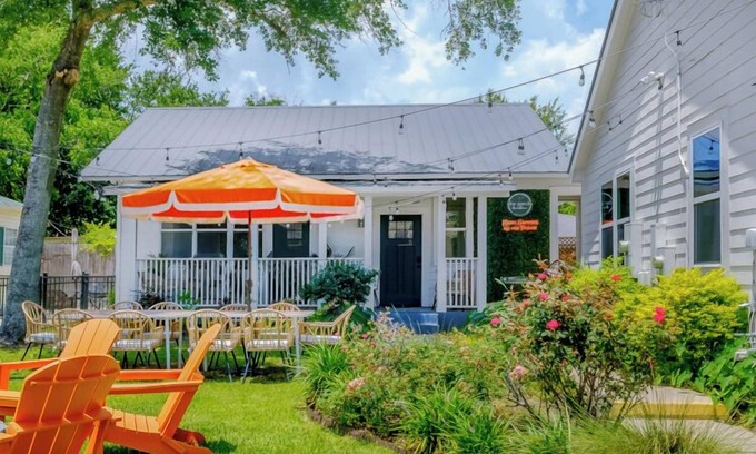 Ocean Springs House | Huge outdoor space walk to everything