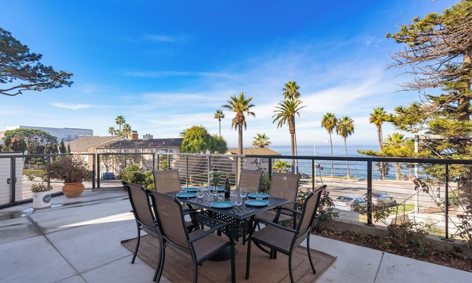 Village of La Jolla House | Huge Outdoor Space/Steps to Beach & Wedding Bowl