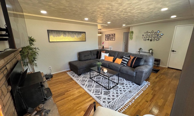 Parkland Apartment | 💥HUGE, PRIVATE, 3 BEDROOM/1 BATH NEAR PLU & JBLM💥