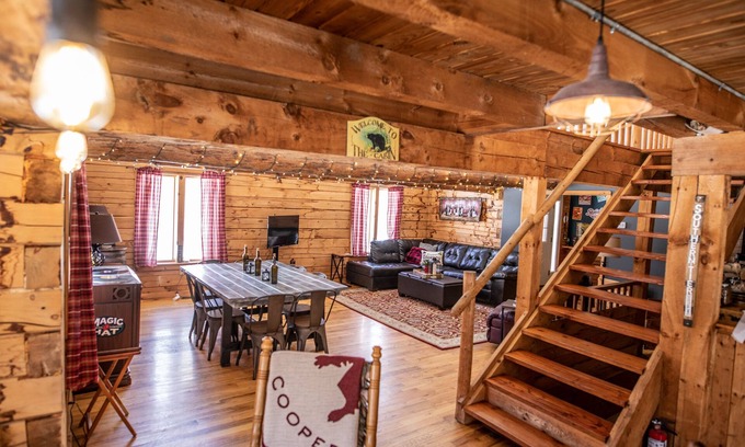 Mexico Cabin | Huge yet cozy log cabin, nestled conveniently off the beaten path. Peaceful!