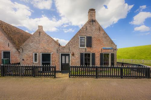 Moddergat House | Huize Moddergat! Sleeping on the Wadden Sea.