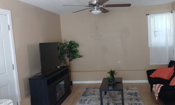 Center Apartment | Humble Abode #2