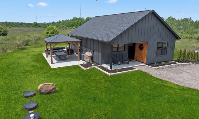 Ellison Bay House | Humbug Abode - located on beautiful 5 acres, minutes drive to Sister Bay