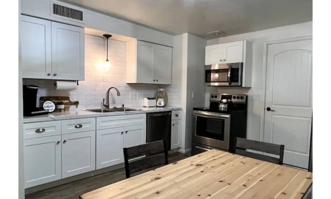 Sahuarita House | Hummingbird Haven - Cozy, quiet 2 bedroom Condo.