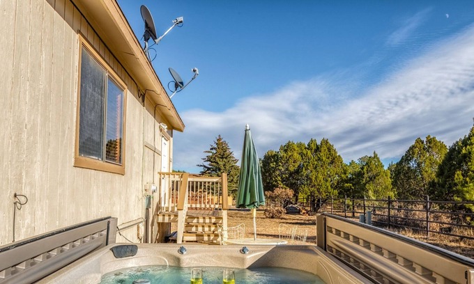 Alto Cabin | Hummingbird Oasis, 3 Bedroom, 3 Baths, Hot Tub, Sleeps 6, AC, TV's