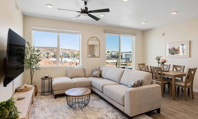 St. George Condo | Hummingbird Retreat: Desert Color Lagoon + Beaches