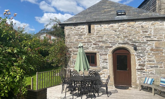 Saint Breward House | Humpty Dumpty cottage