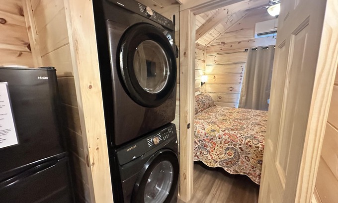 Union Mills Cabin | Hunky Dory -Hot Tub, Fireplace,Hiking,View,Near Asheville ,WiFi