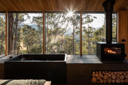 Glen Huon Bed & Breakfast | Hunter Huon Valley Cabin Two