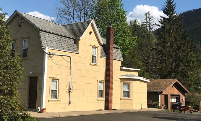 Hunter House | Hunter Mountain Getaway House, newly renovated