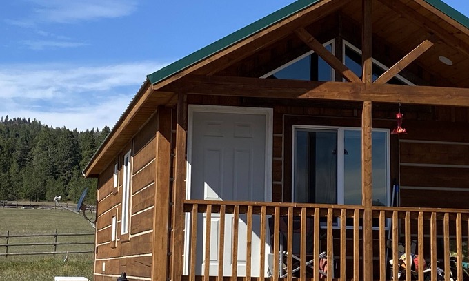 Kila Cabin | Hunter's Cabin! Glacier National Park! Trails and Skiing! Pet Friendly!