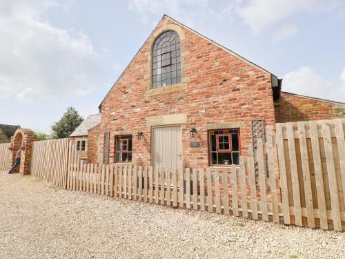 Milford House | Hunters Lodge at Wildersley Farm