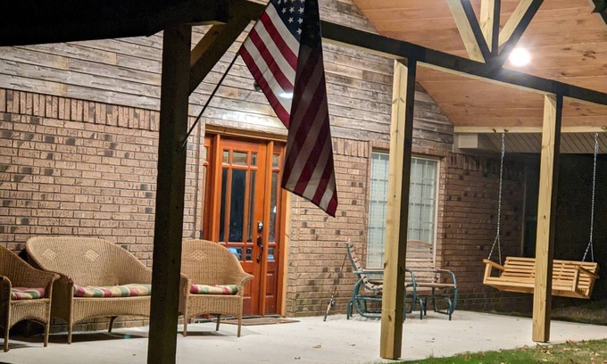 Harrisburg Cabin | Hunting lodge, weekend getaway, family gatherings. private country setting.