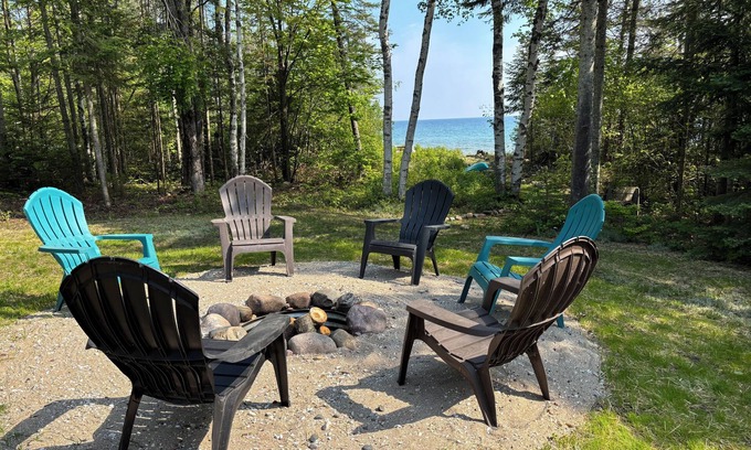 Cheboygan House | Huron House: 4-bedroom family-friendly house near Mackinac Island, on Lake Huron