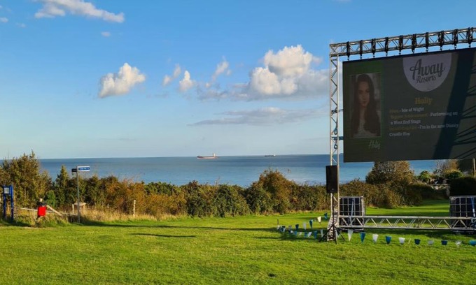 Bembridge Resort | "Hurst View" at Whitecliff Bay Isle of Wight - Yarborough View 1
